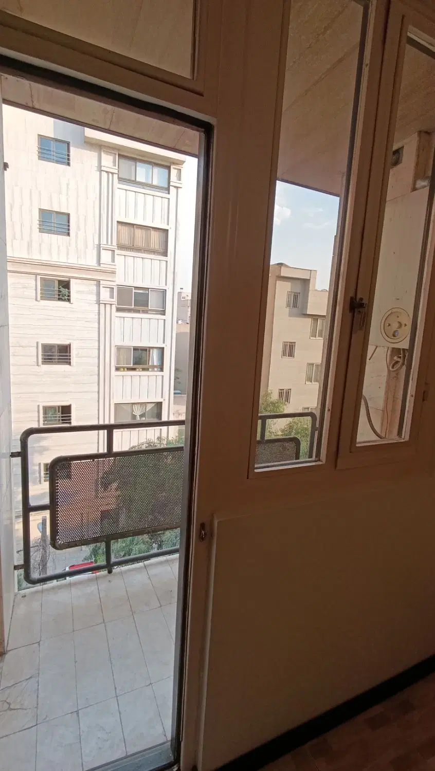 ۸۲ متر آپارتمان فول امکانات طبقه ۴ رهن کامل
