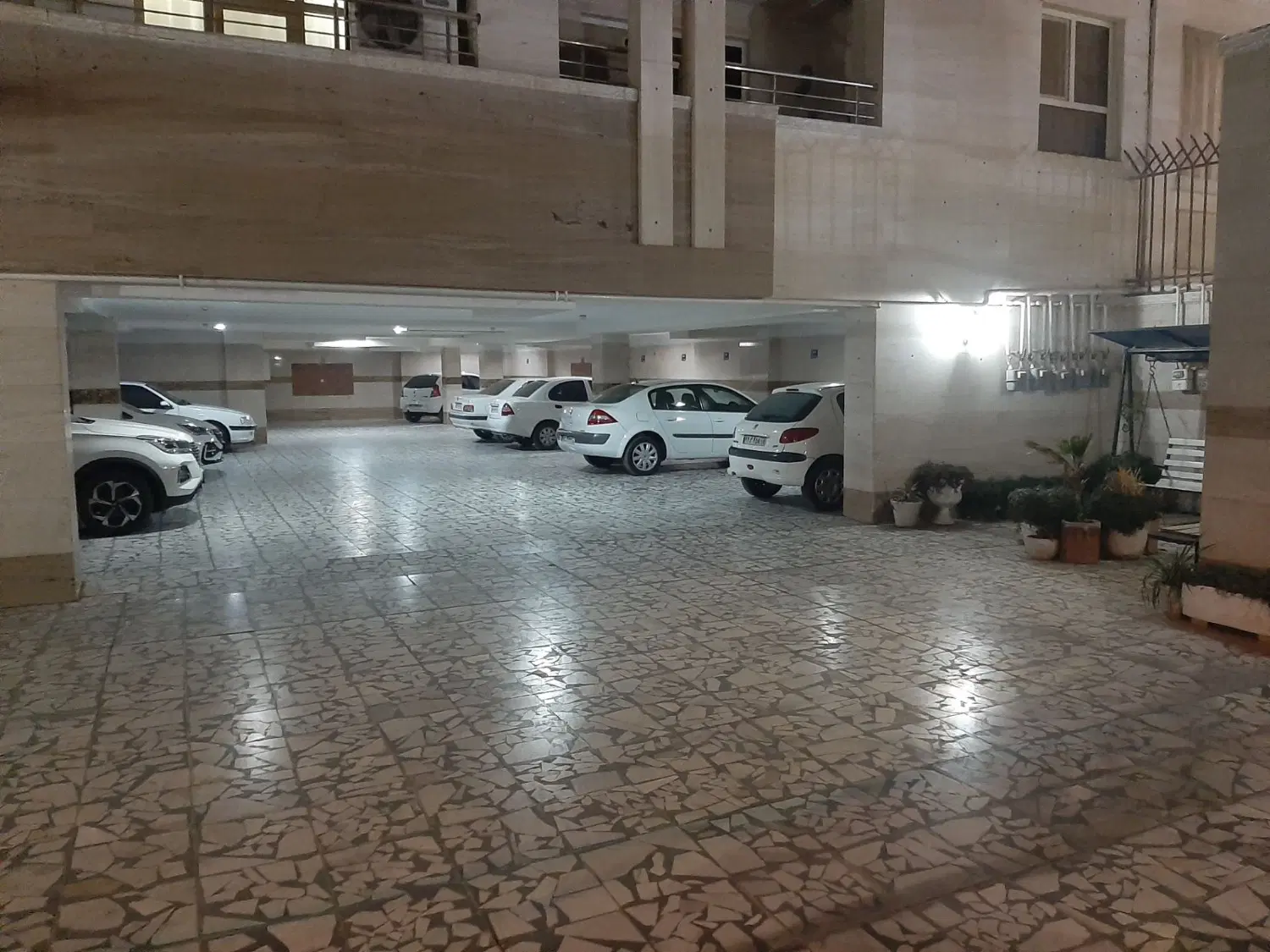 کوروش خ ۹ اقبال