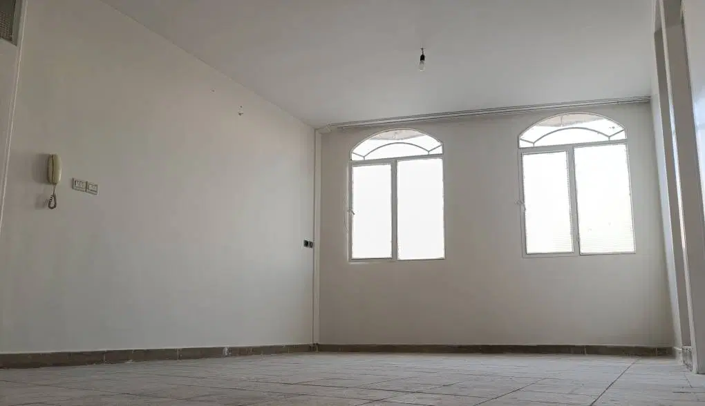 آپارتمان ۶۰ متری تک واحده ، تازه رنگ شده