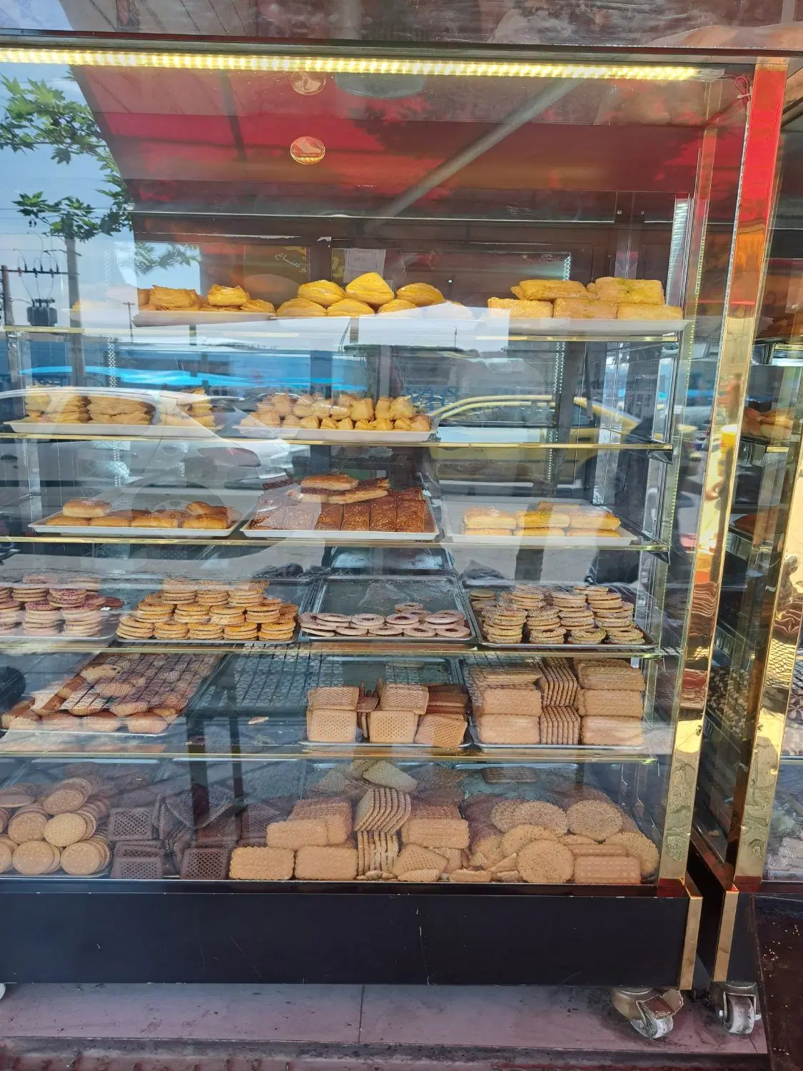 شراکت مغازه نان فانتزی