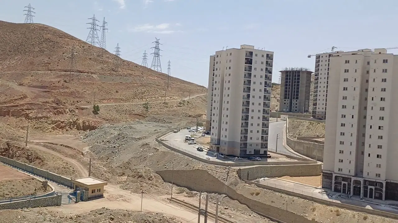 فاز۱۱پردیس_۸۷متر۲خواب_زون ۱_مالک هستم