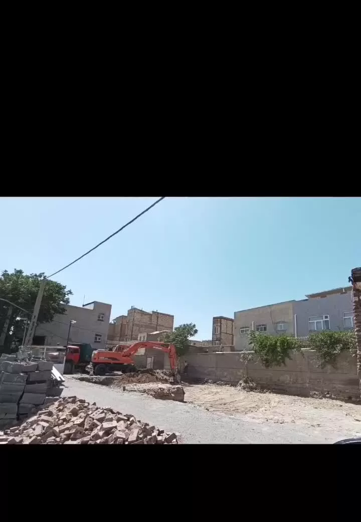 160 متر تجاری بر خیابان اصلی رسالت لاله _نمایشگاهی