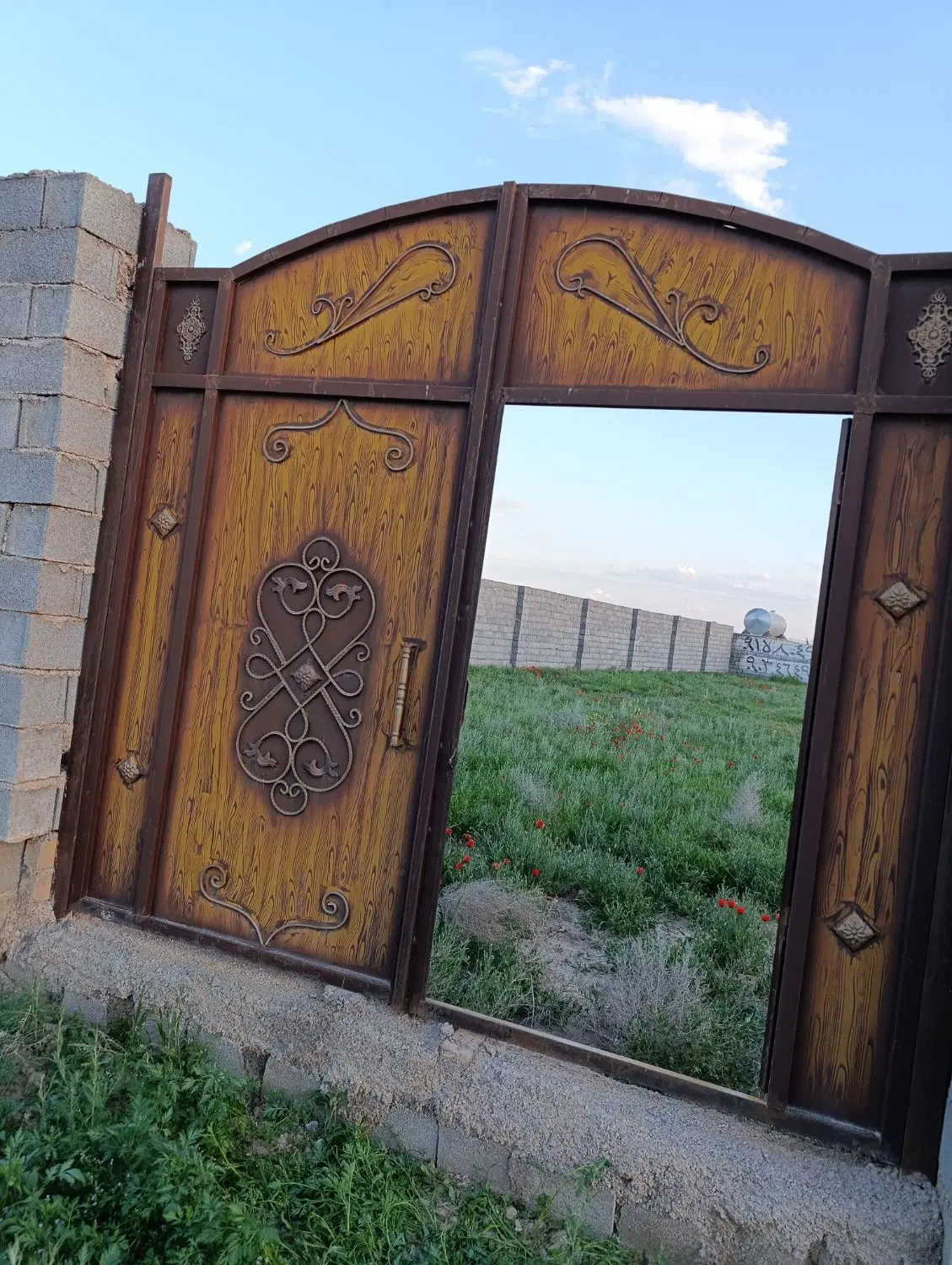 زمین 1000متر دور دیوار  فرمانیه جاده گوارشک