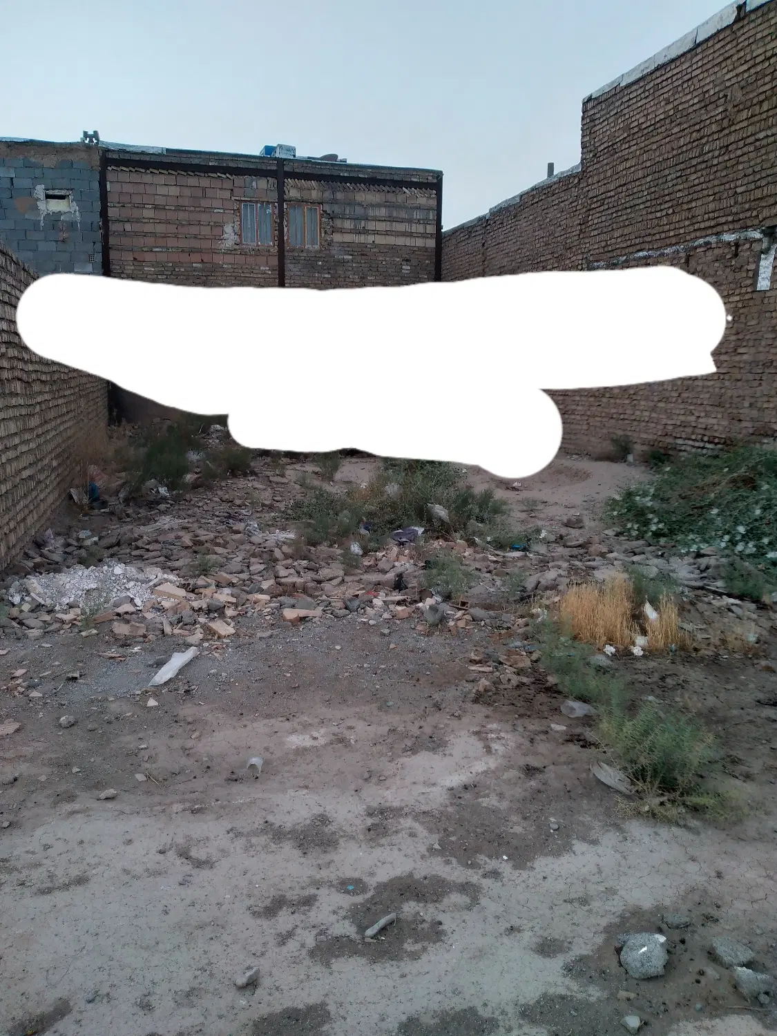 زمین‌فروشی
