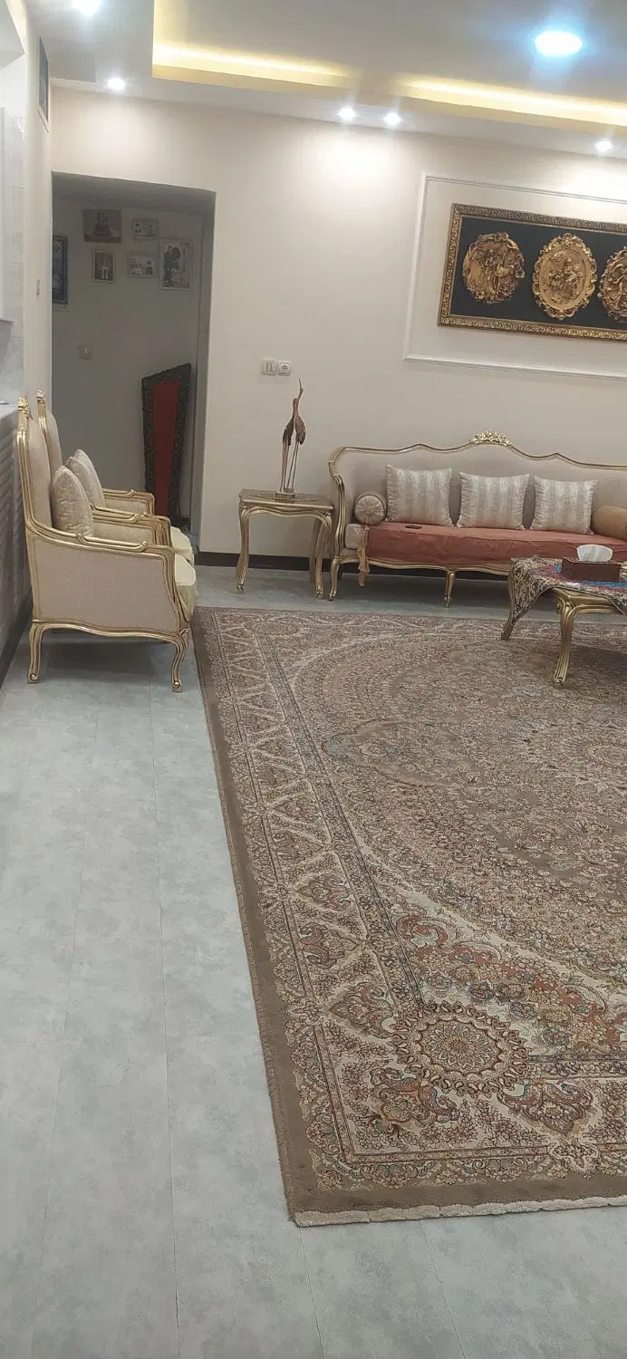 مجتمع فروردین