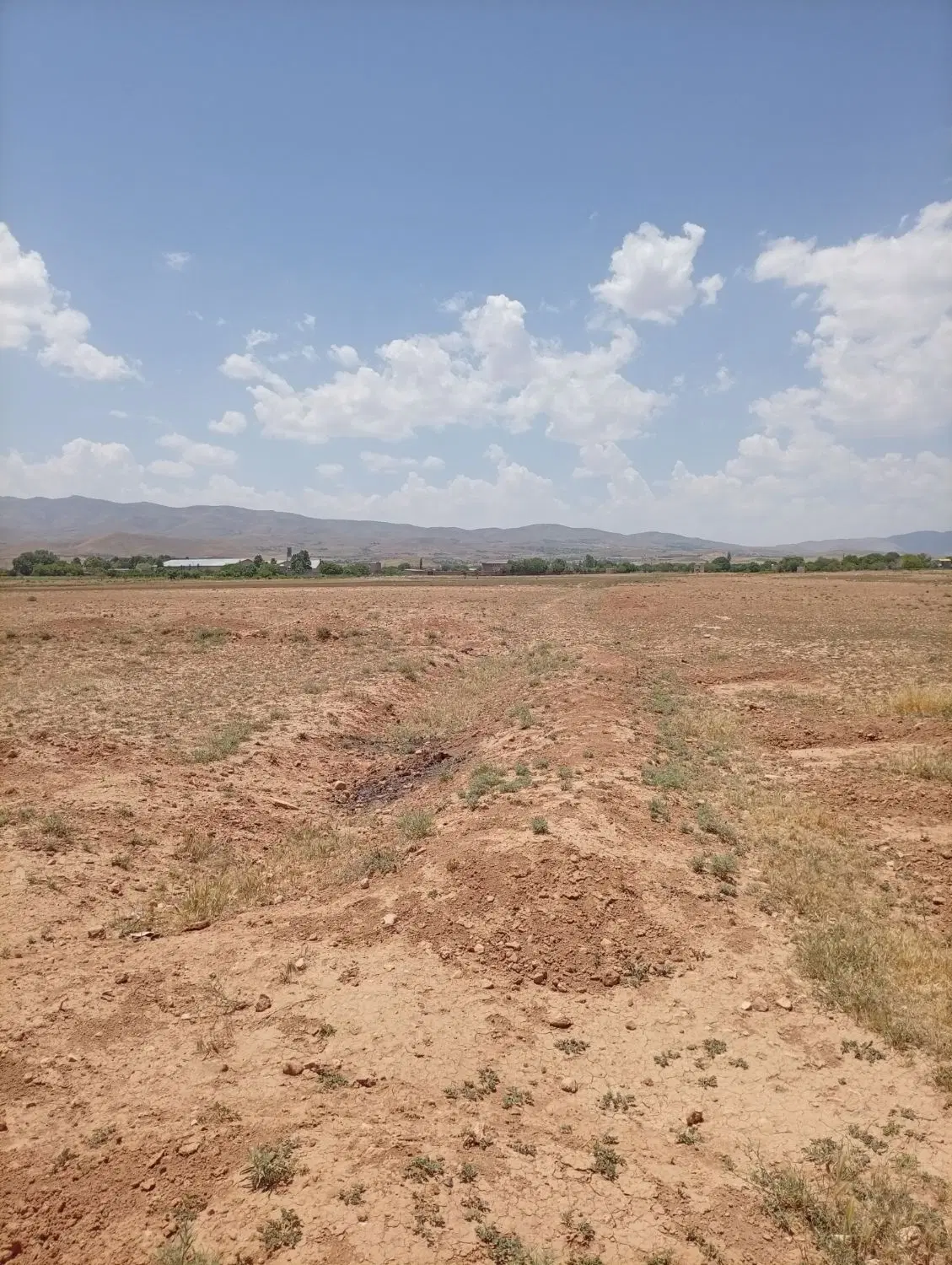 تعدادی زمین در حسین آباد