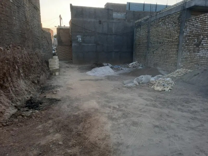 زمین  ۱۱۰ متری نزدیک خیابان
