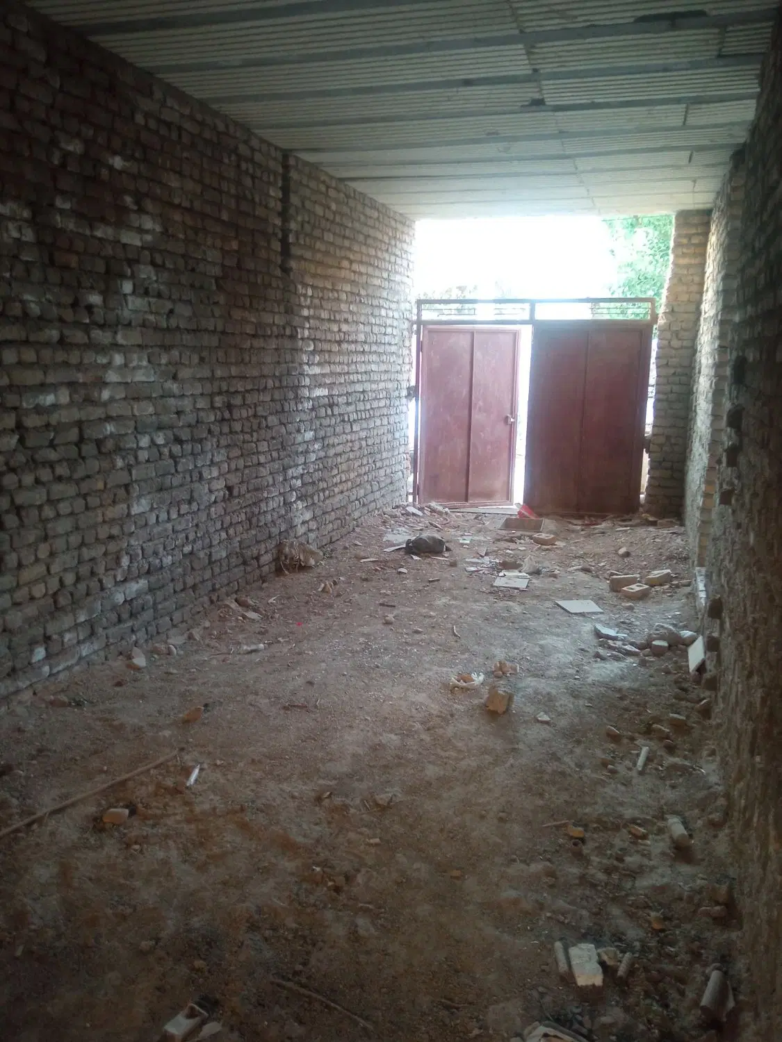 ویلایی نیمه کاره پردیس