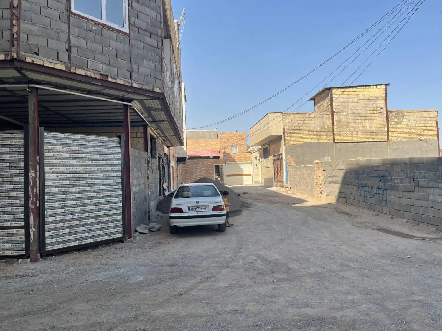 زمین 84 متری
