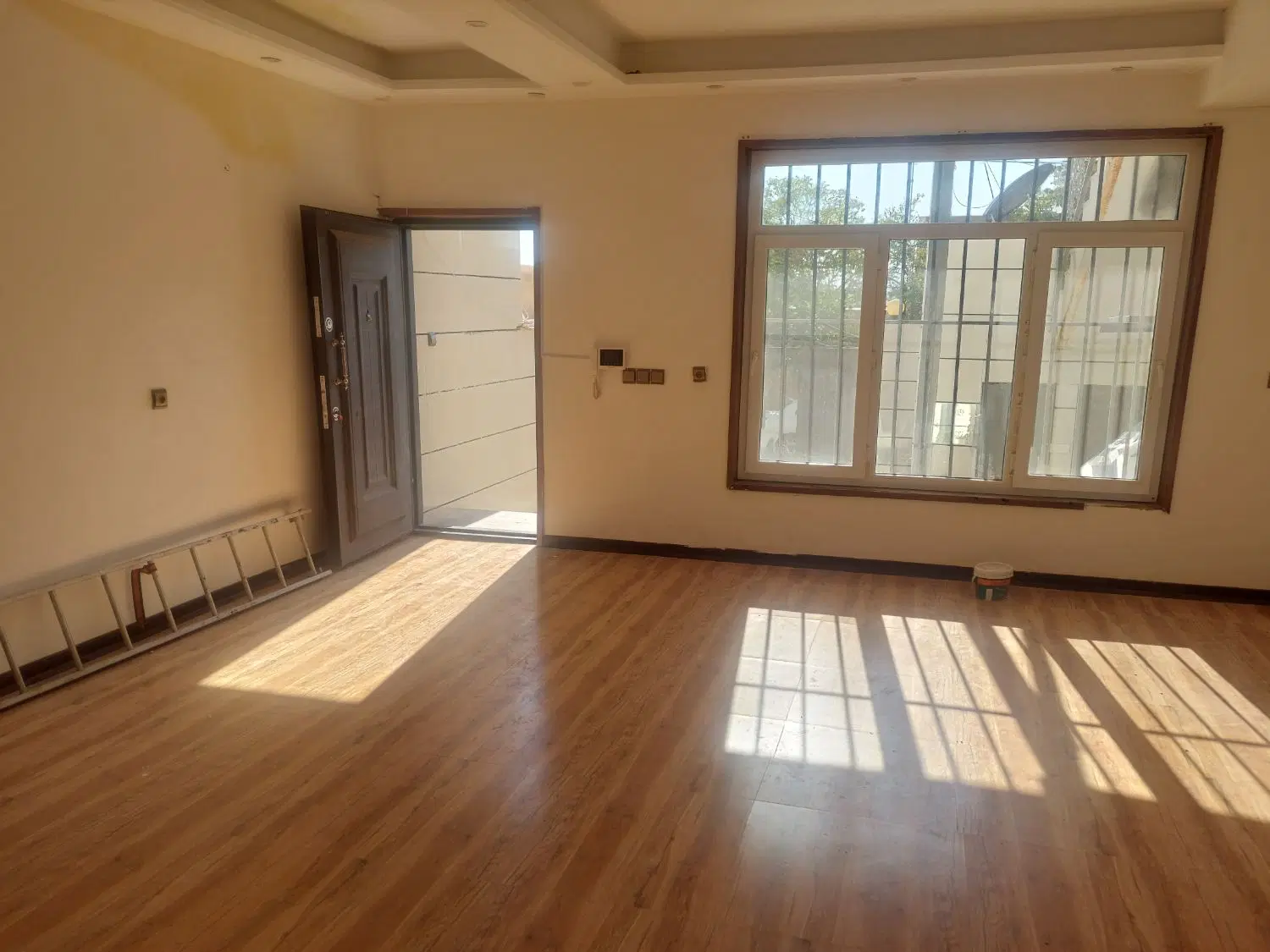 خانه ویلای در کردان خ دهیاری