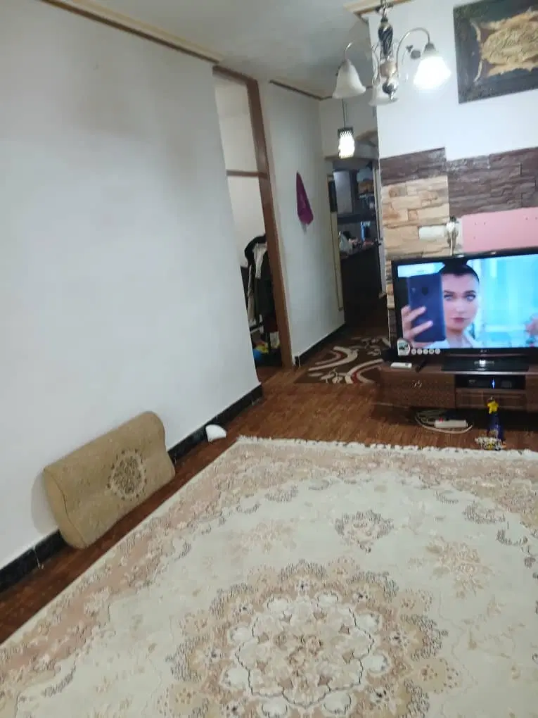 یه واحد مسکونی طبقه بالا