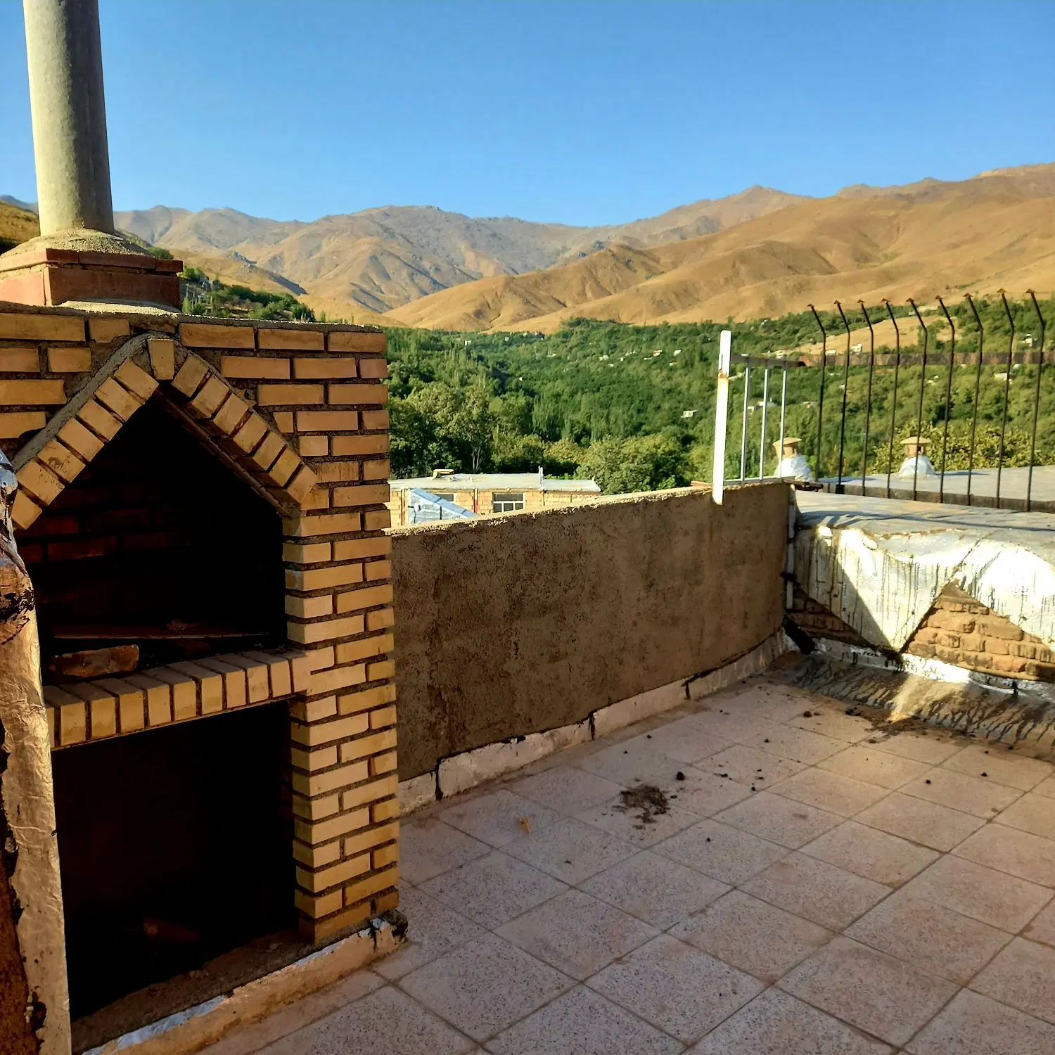 خانه دوطبقه حیاط دار در سیلوار